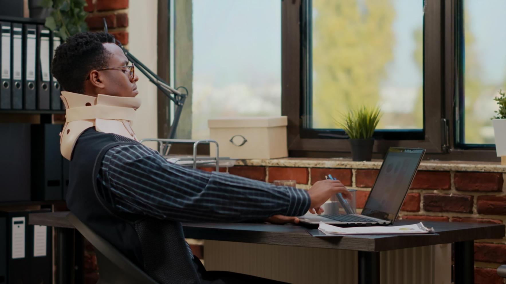 Professional expense management consultation workspace